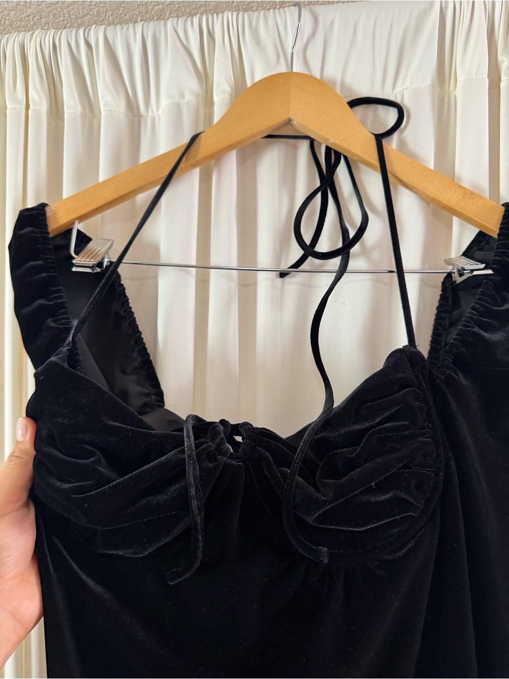House of CB Black Velvet Halter Long-Sleeve Mini Dress Sweetheart Neckline Flare - Picture 7 of 13